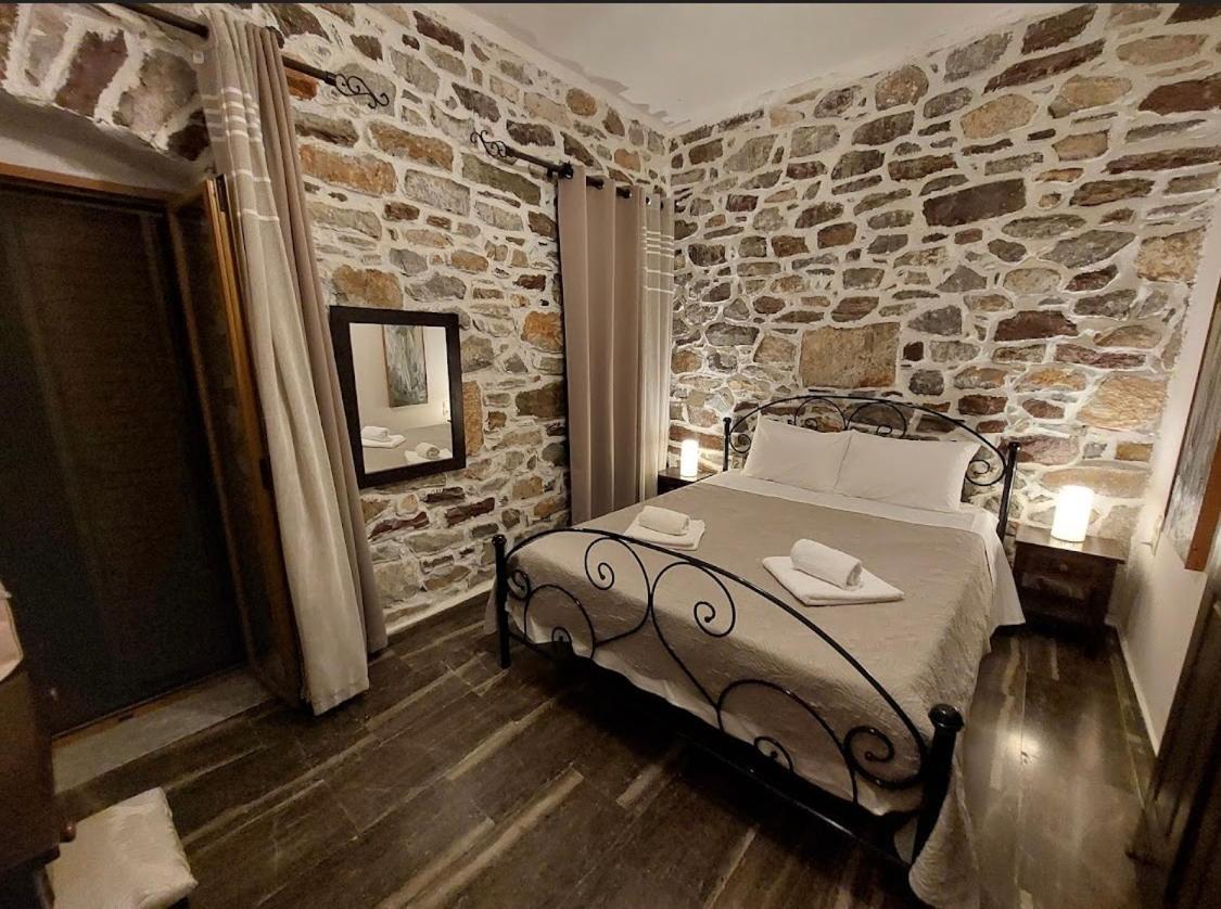 Hotel Castle Rizaraki à Kokkala Extérieur photo