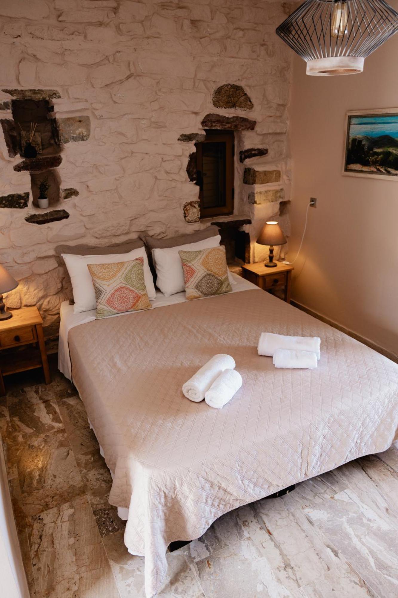 Hotel Castle Rizaraki à Kokkala Extérieur photo