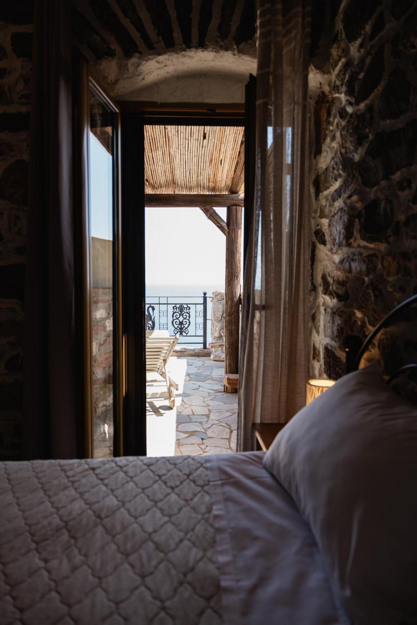 Hotel Castle Rizaraki à Kokkala Extérieur photo